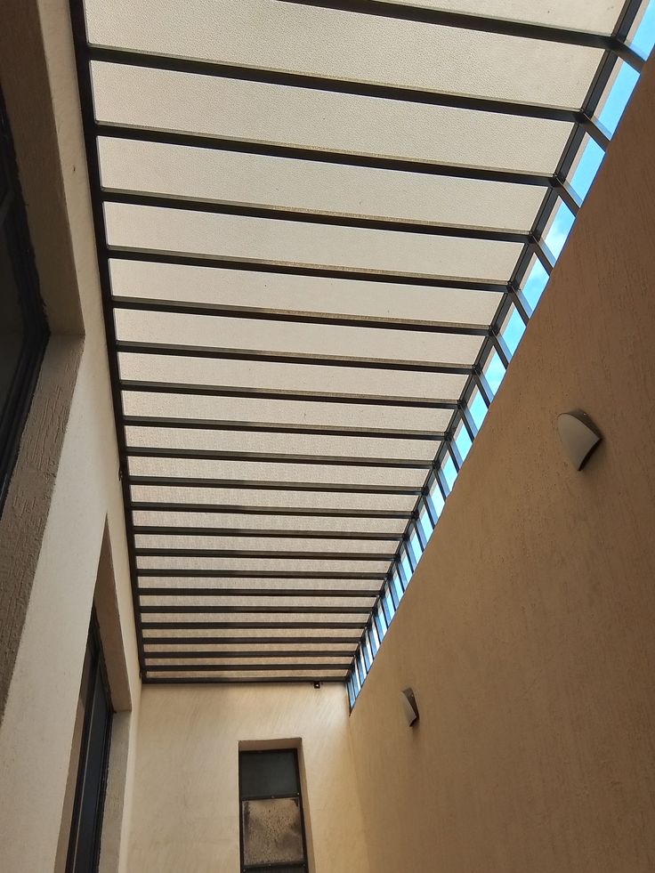 مظلات لكسان ممرات